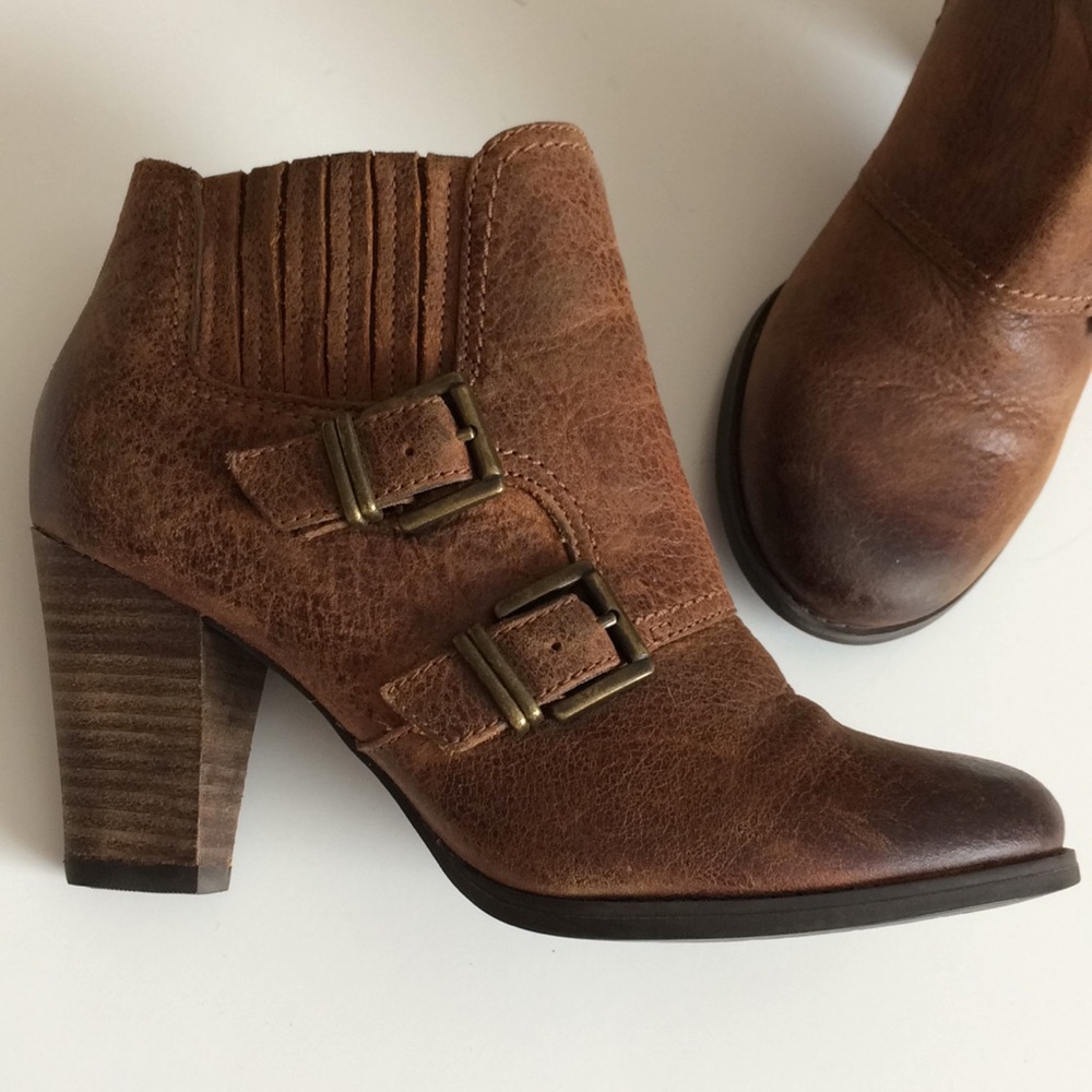 Clark’s Artisan distressed leather ankle boots